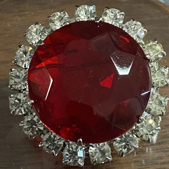 Vintage Brooch - Picture 2 of 5